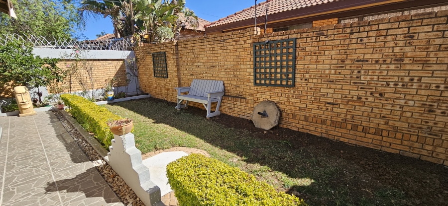 3 Bedroom Property for Sale in New Redruth Gauteng
