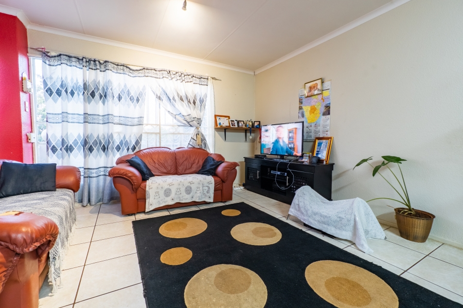 2 Bedroom Property for Sale in Weltevreden Park Gauteng