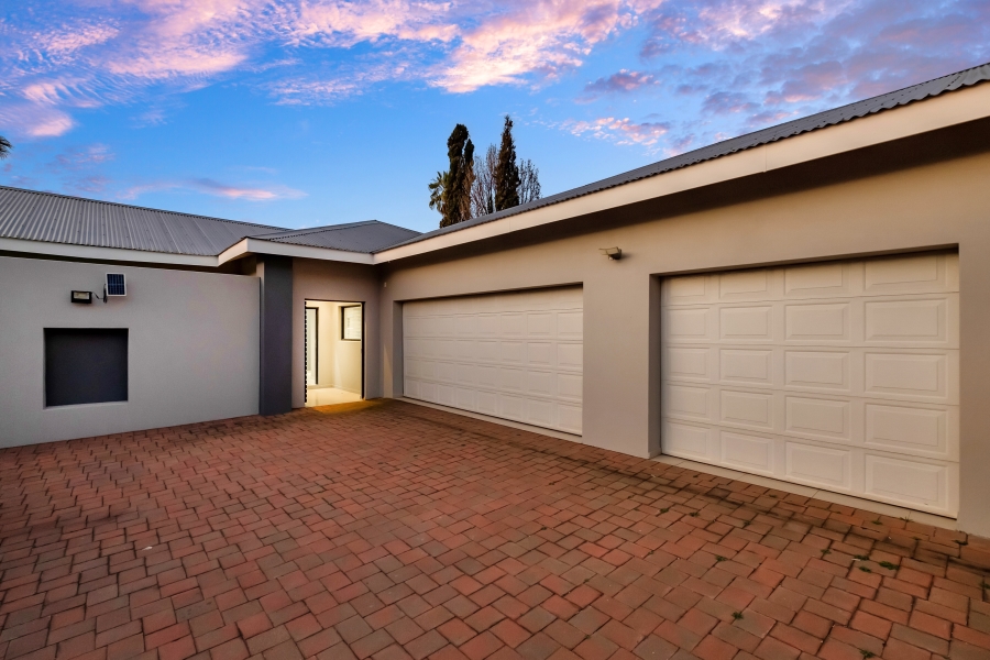 4 Bedroom Property for Sale in Gallo Manor Gauteng