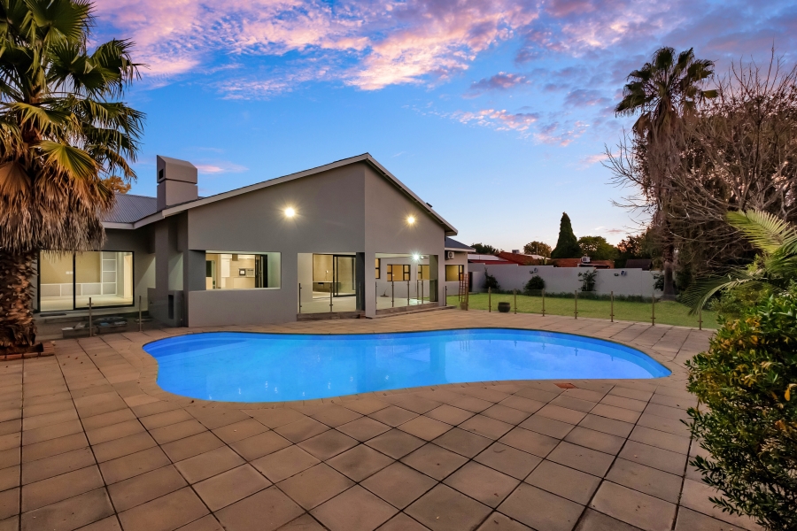 4 Bedroom Property for Sale in Gallo Manor Gauteng