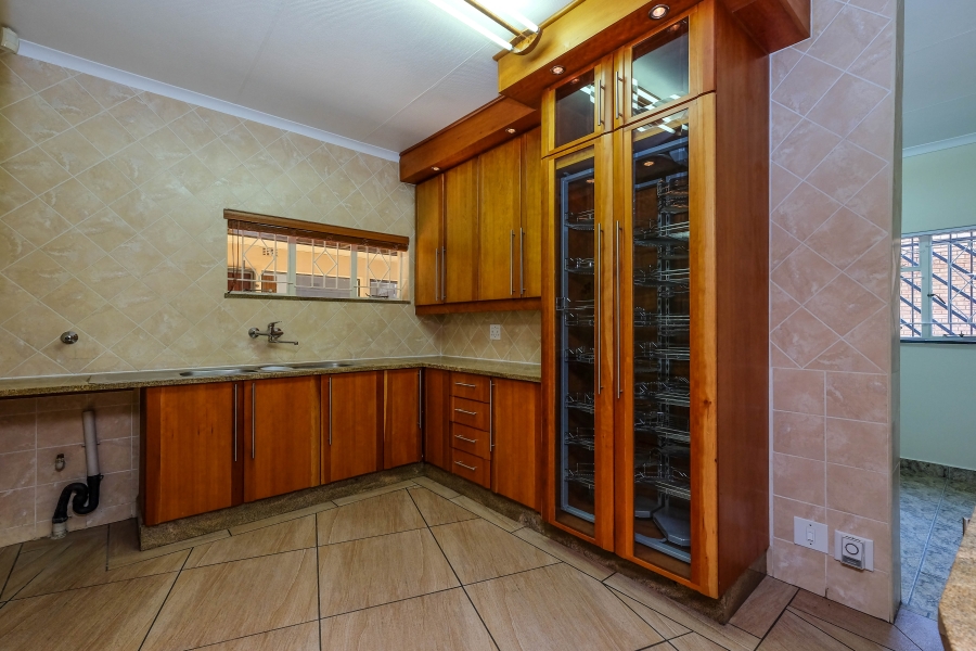 To Let 5 Bedroom Property for Rent in Chancliff Ridge Gauteng