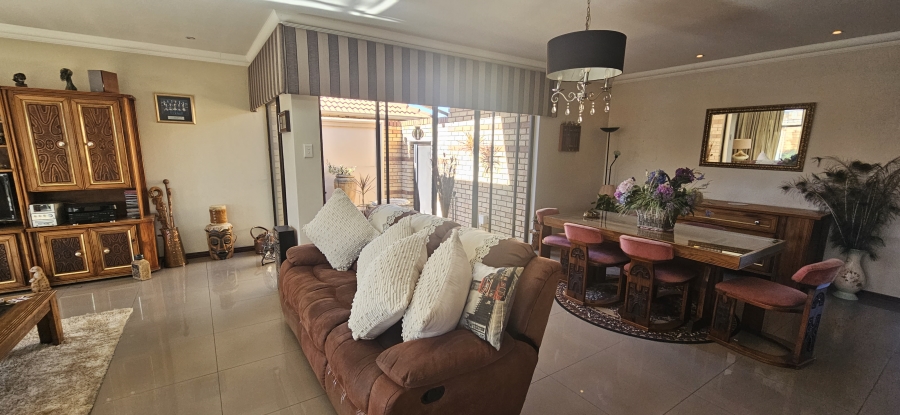 3 Bedroom Property for Sale in New Market Gauteng