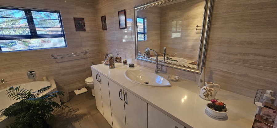 3 Bedroom Property for Sale in New Market Gauteng