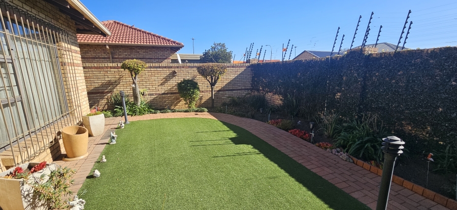 3 Bedroom Property for Sale in New Market Gauteng
