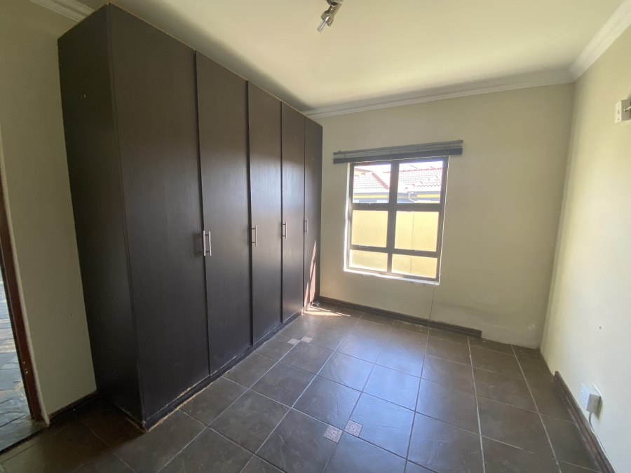3 Bedroom Property for Sale in Glen Erasmia Gauteng