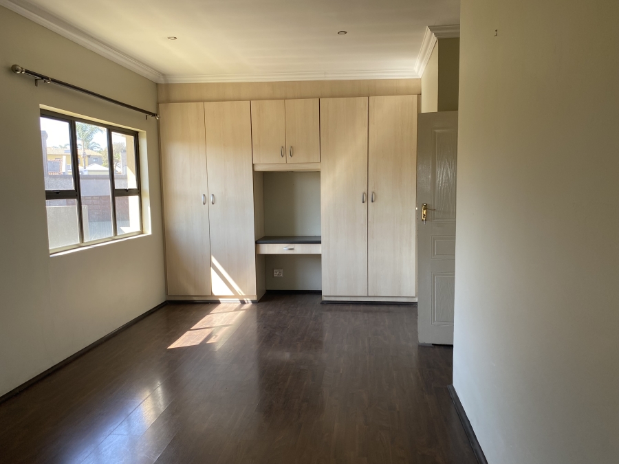 3 Bedroom Property for Sale in Glen Erasmia Gauteng