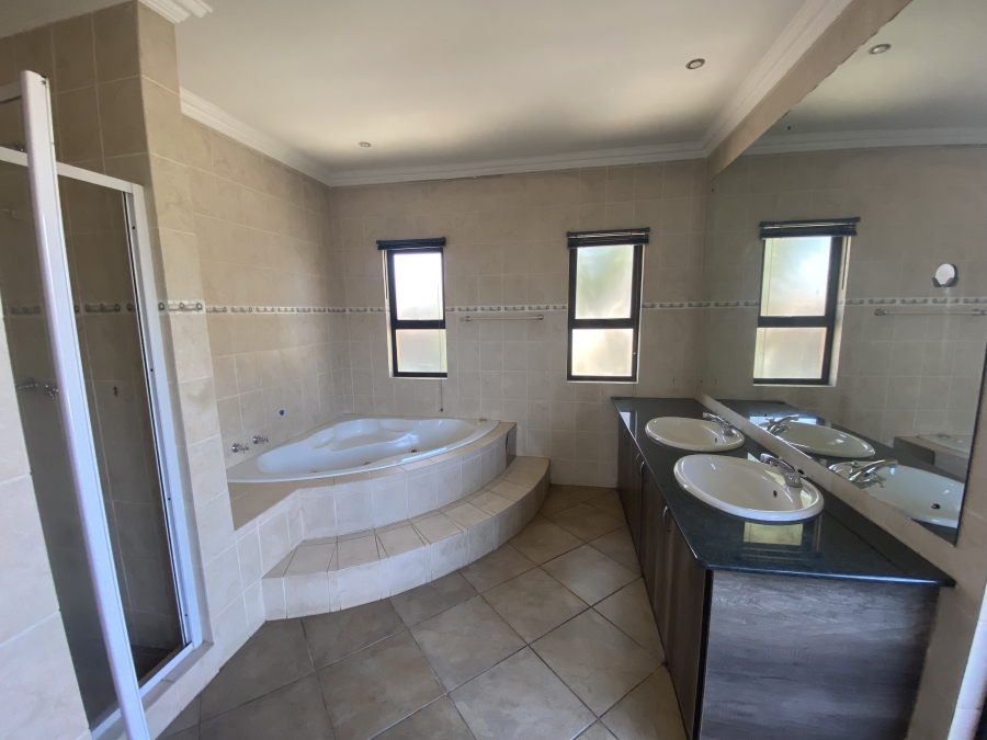 3 Bedroom Property for Sale in Glen Erasmia Gauteng