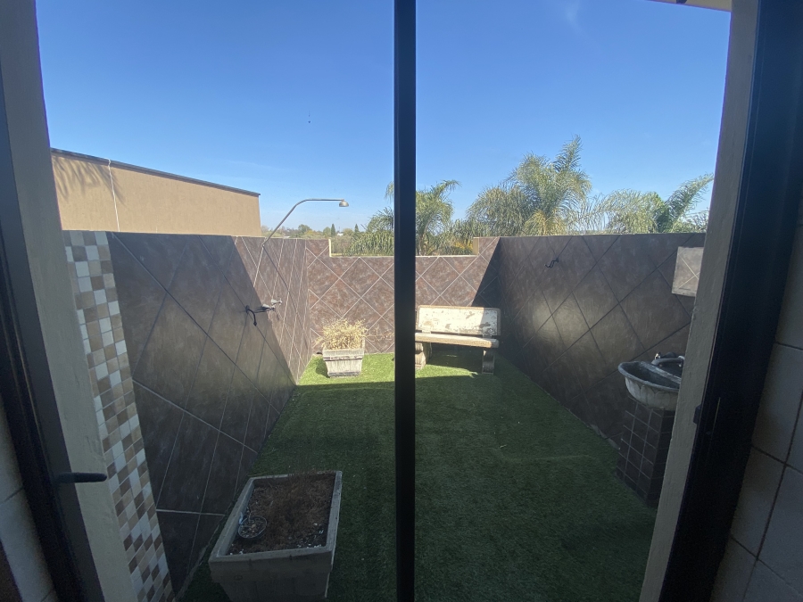 3 Bedroom Property for Sale in Glen Erasmia Gauteng