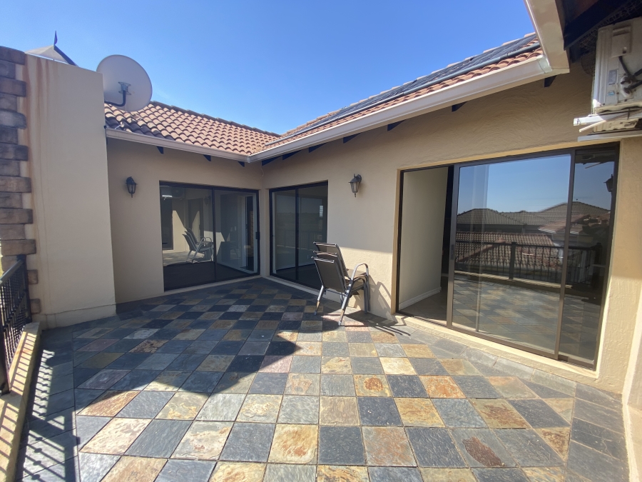 3 Bedroom Property for Sale in Glen Erasmia Gauteng