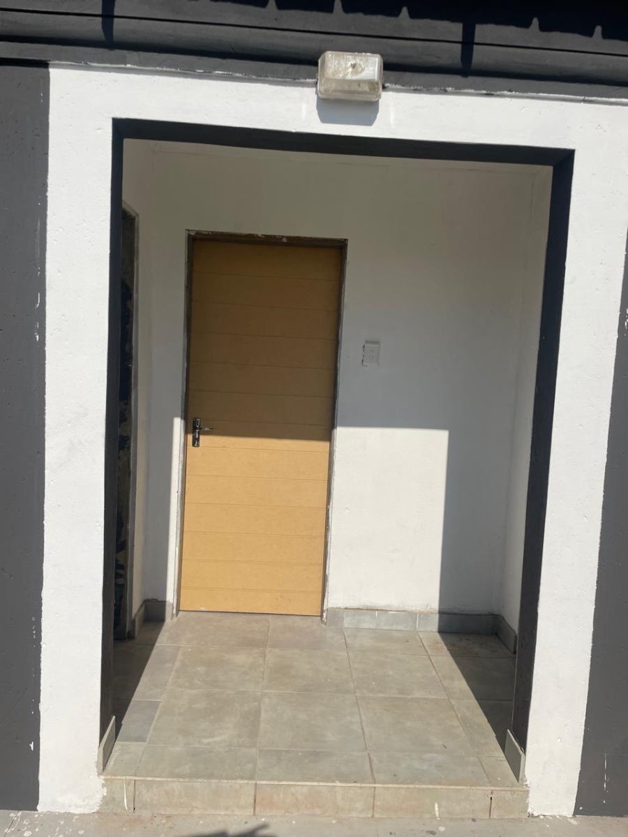To Let 1 Bedroom Property for Rent in Roodekop Gauteng