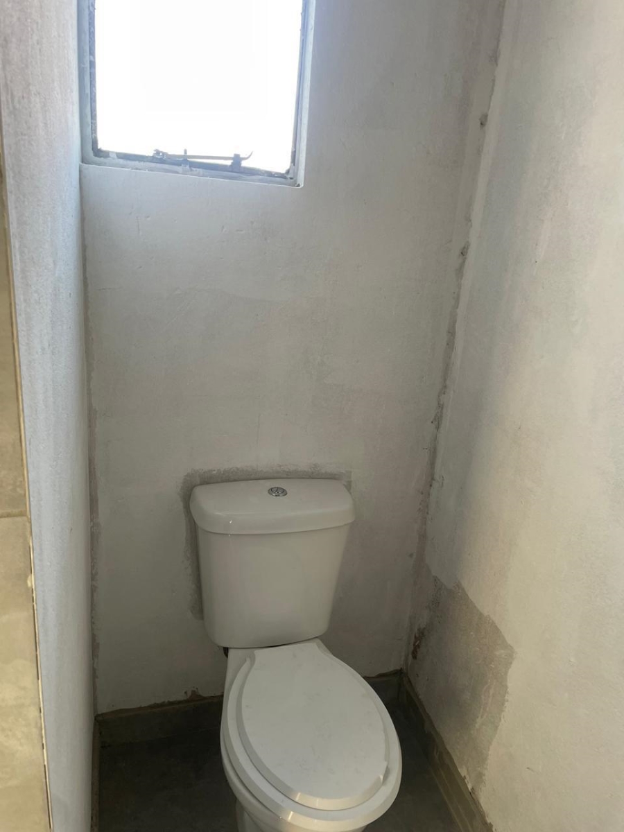 To Let 1 Bedroom Property for Rent in Roodekop Gauteng