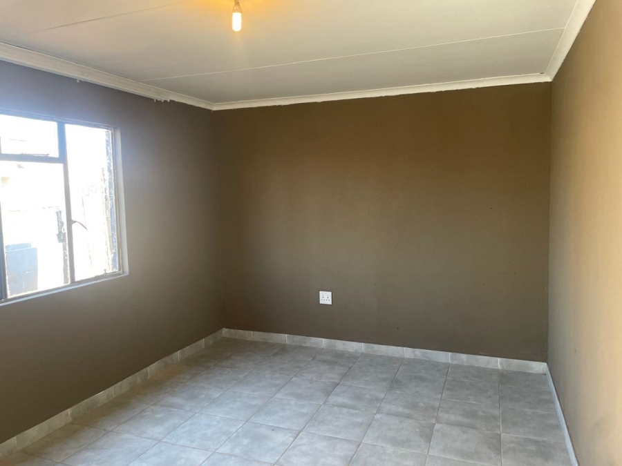 To Let 1 Bedroom Property for Rent in Roodekop Gauteng