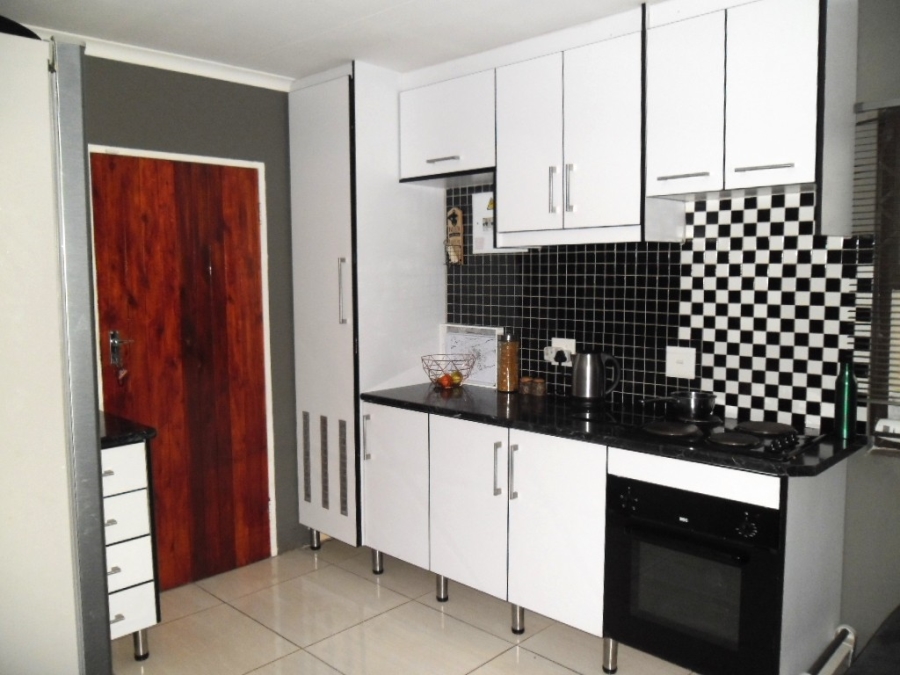2 Bedroom Property for Sale in Windmill Park Gauteng