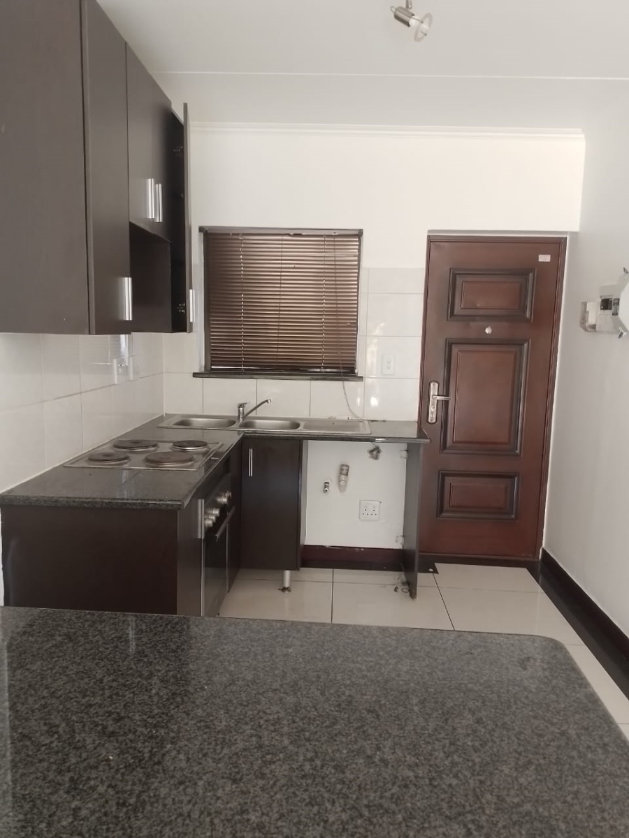 2 Bedroom Property for Sale in Noordwyk Gauteng