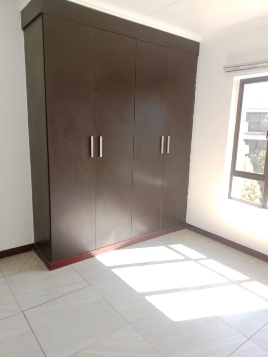 2 Bedroom Property for Sale in Noordwyk Gauteng