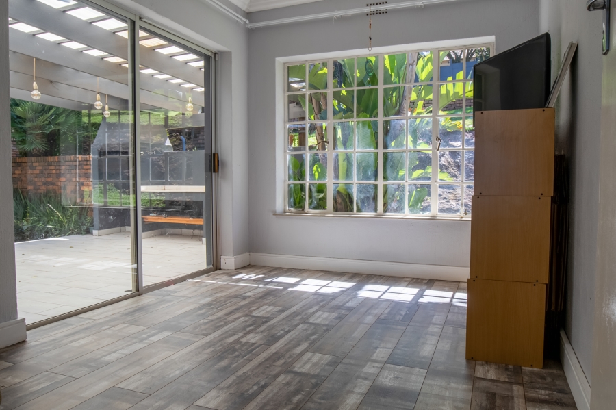 To Let 4 Bedroom Property for Rent in Wilro Park Gauteng