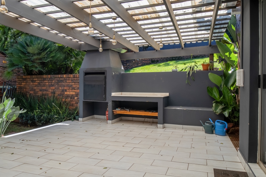 To Let 4 Bedroom Property for Rent in Wilro Park Gauteng