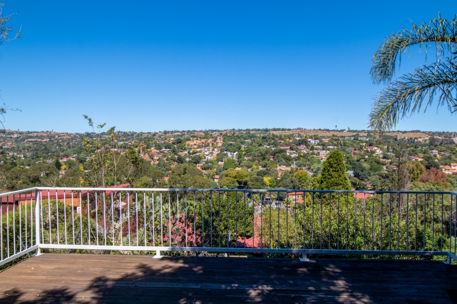To Let 4 Bedroom Property for Rent in Wilro Park Gauteng