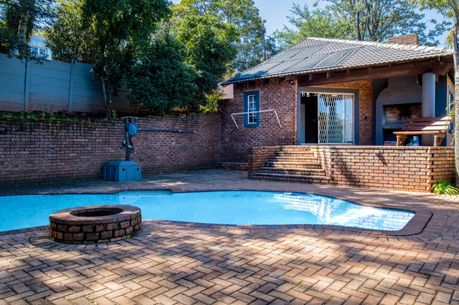 To Let 4 Bedroom Property for Rent in Wilro Park Gauteng