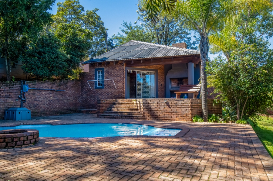 To Let 4 Bedroom Property for Rent in Wilro Park Gauteng