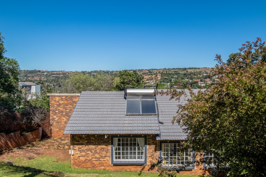 To Let 4 Bedroom Property for Rent in Wilro Park Gauteng