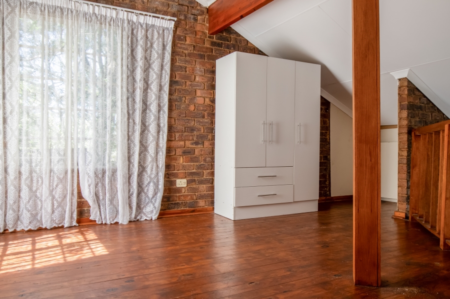 To Let 4 Bedroom Property for Rent in Wilro Park Gauteng