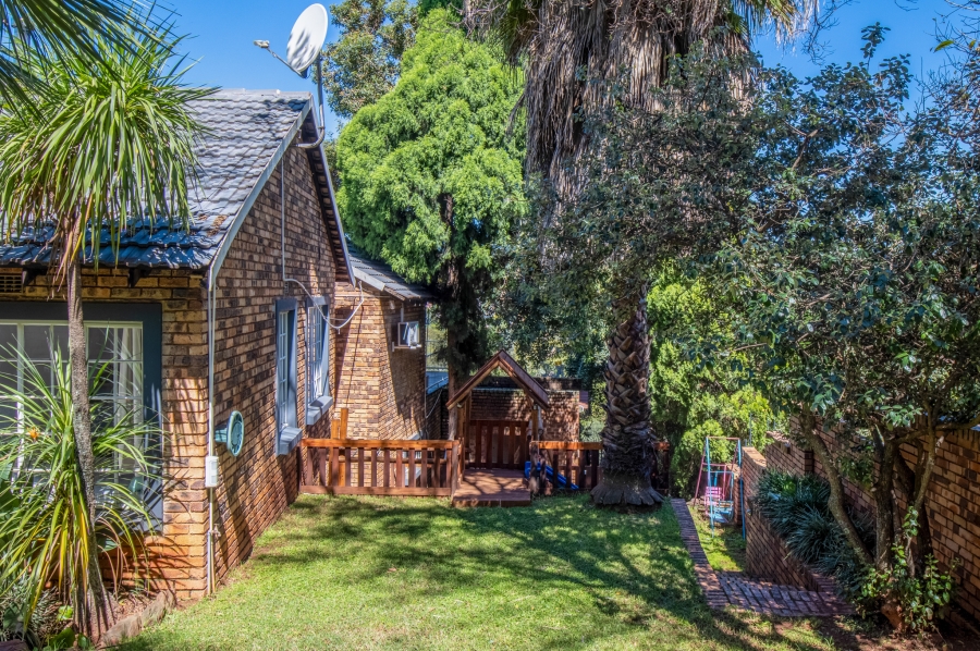 To Let 4 Bedroom Property for Rent in Wilro Park Gauteng