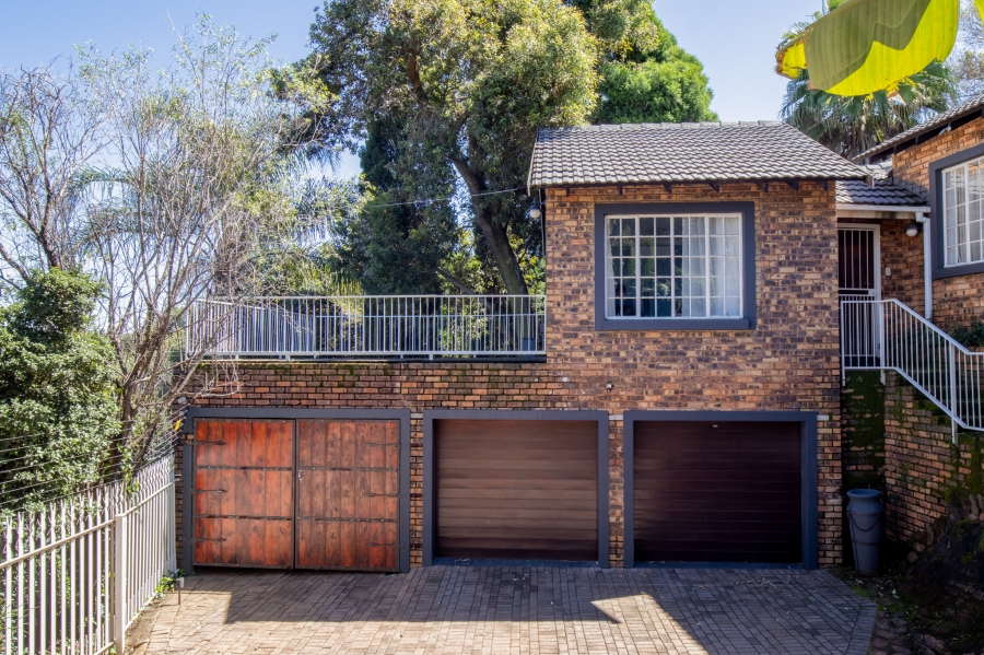 To Let 4 Bedroom Property for Rent in Wilro Park Gauteng