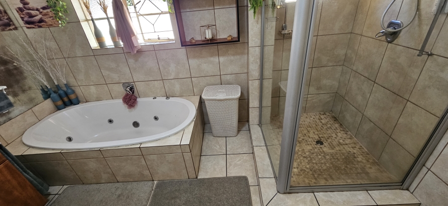 3 Bedroom Property for Sale in New Redruth Gauteng