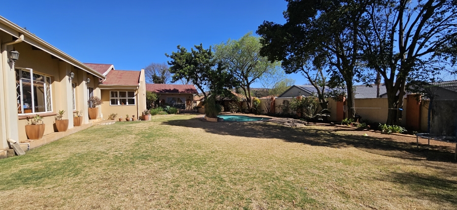 3 Bedroom Property for Sale in New Redruth Gauteng