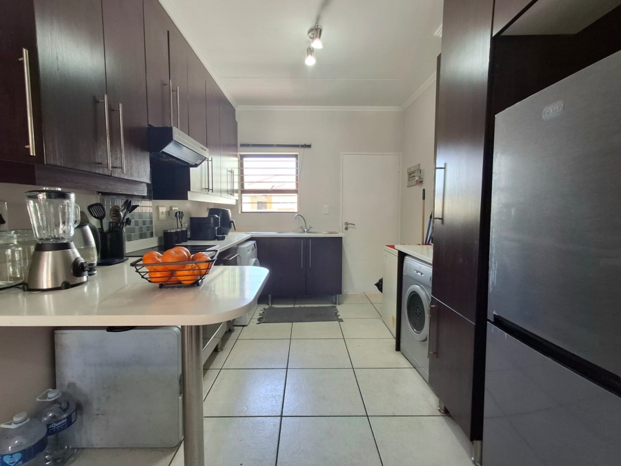 2 Bedroom Property for Sale in Greenstone Hill Gauteng
