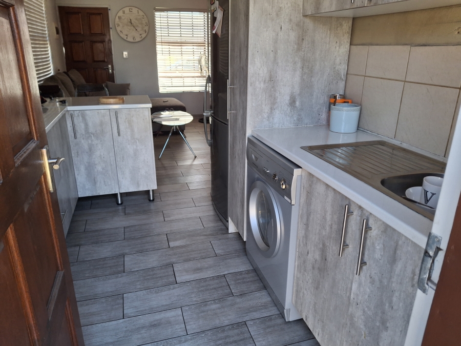 3 Bedroom Property for Sale in Clayville Gauteng