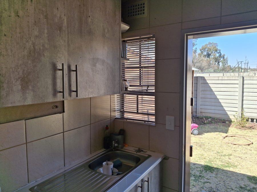 3 Bedroom Property for Sale in Clayville Gauteng