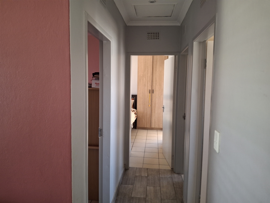 3 Bedroom Property for Sale in Clayville Gauteng