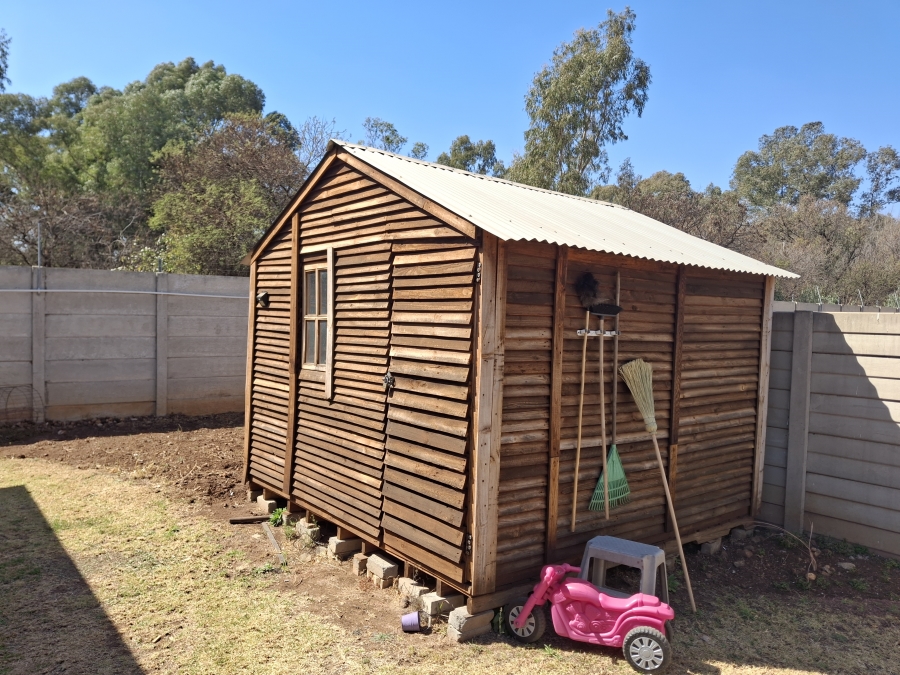 3 Bedroom Property for Sale in Clayville Gauteng