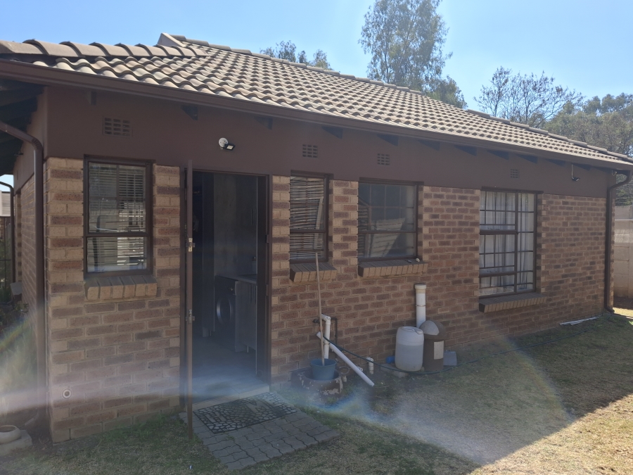 3 Bedroom Property for Sale in Clayville Gauteng