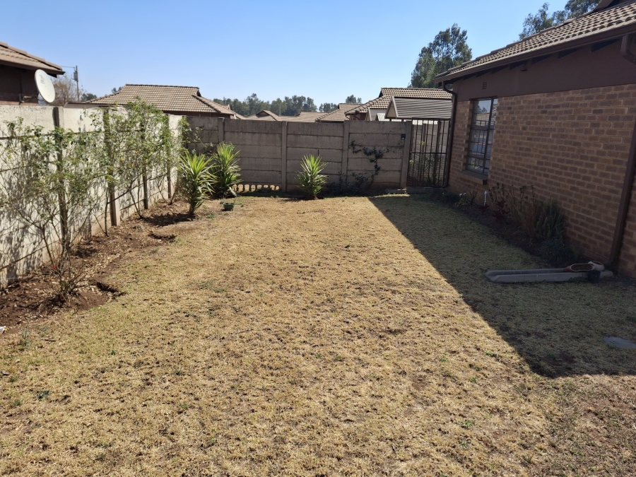 3 Bedroom Property for Sale in Clayville Gauteng