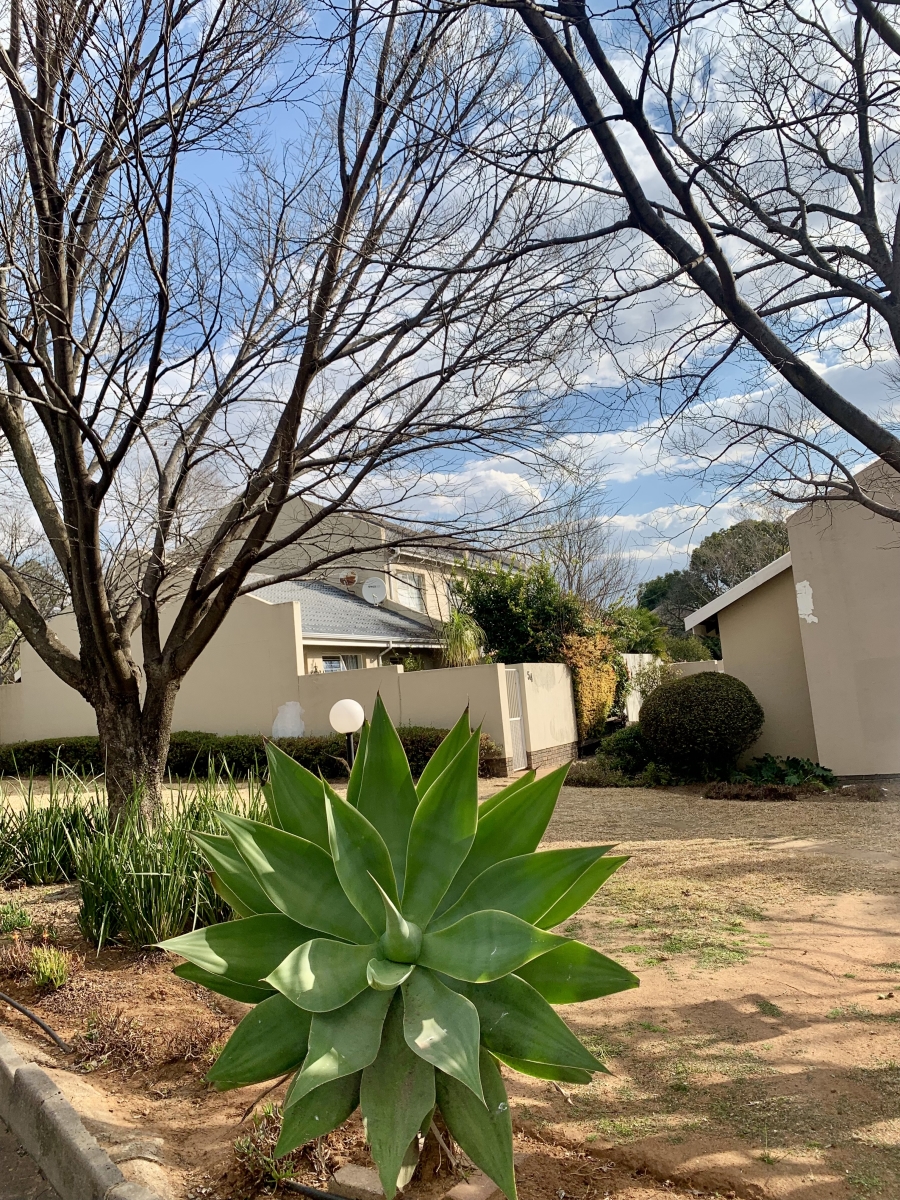 2 Bedroom Property for Sale in Fourways Gardens Gauteng