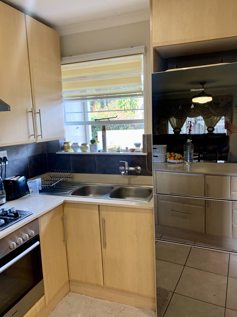 2 Bedroom Property for Sale in Fourways Gardens Gauteng