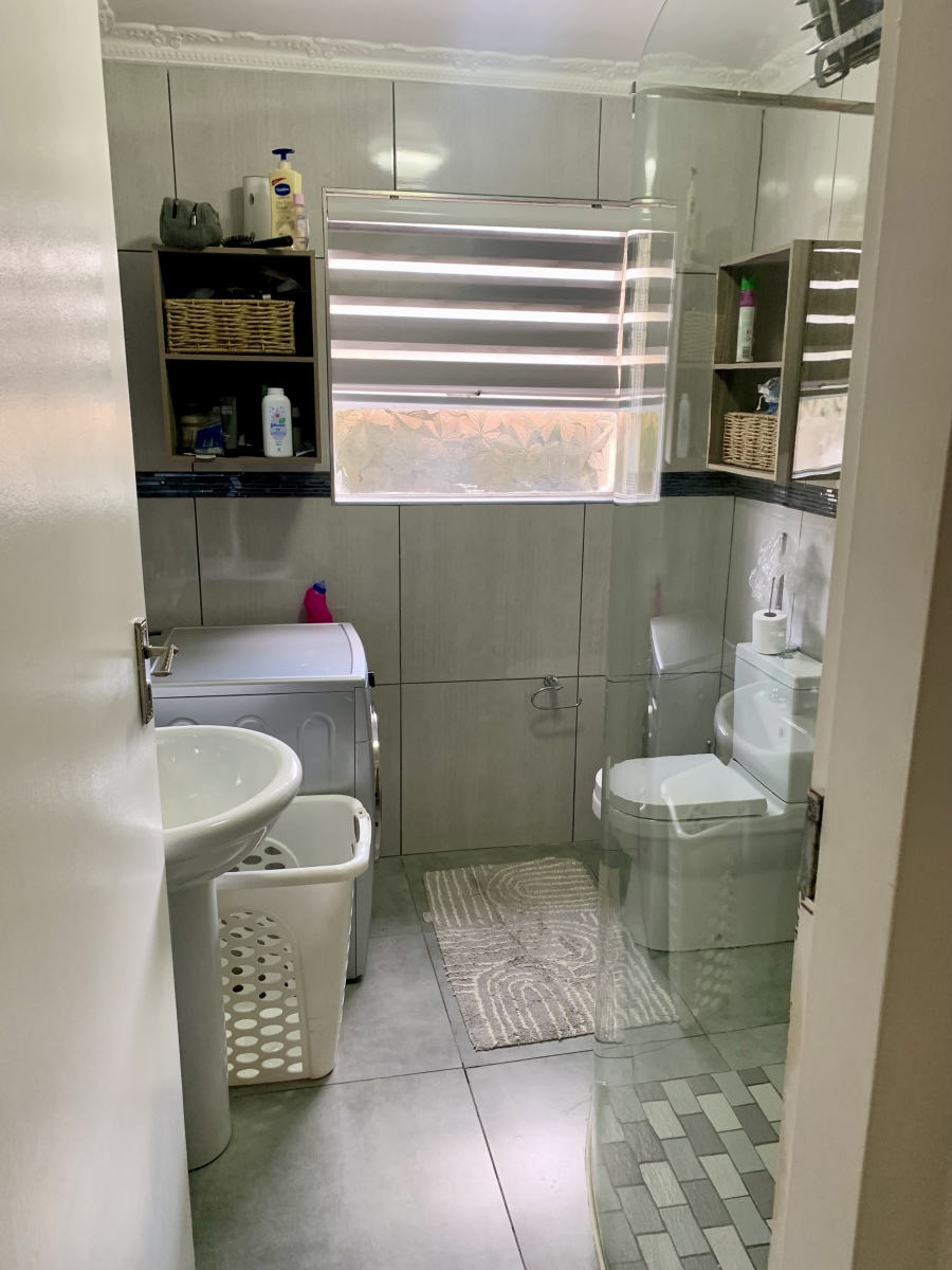 2 Bedroom Property for Sale in Fourways Gardens Gauteng