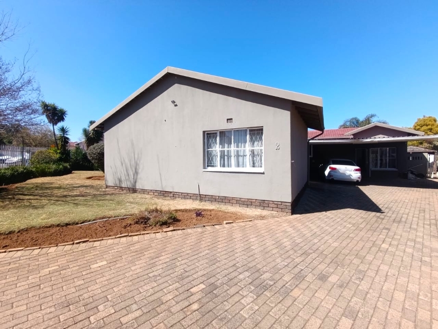 4 Bedroom Property for Sale in Verwoerdpark Gauteng