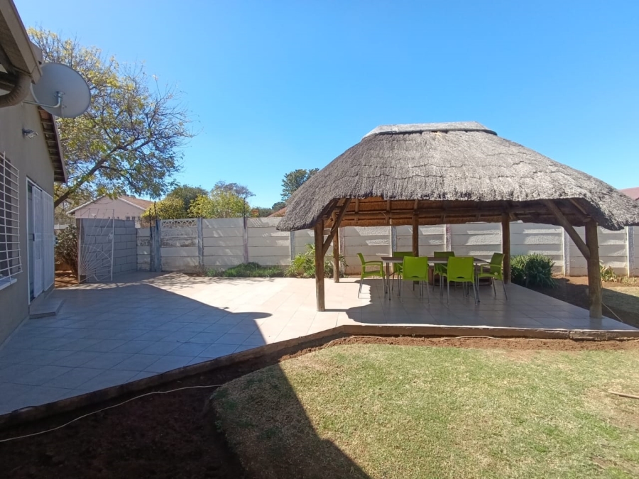 4 Bedroom Property for Sale in Verwoerdpark Gauteng