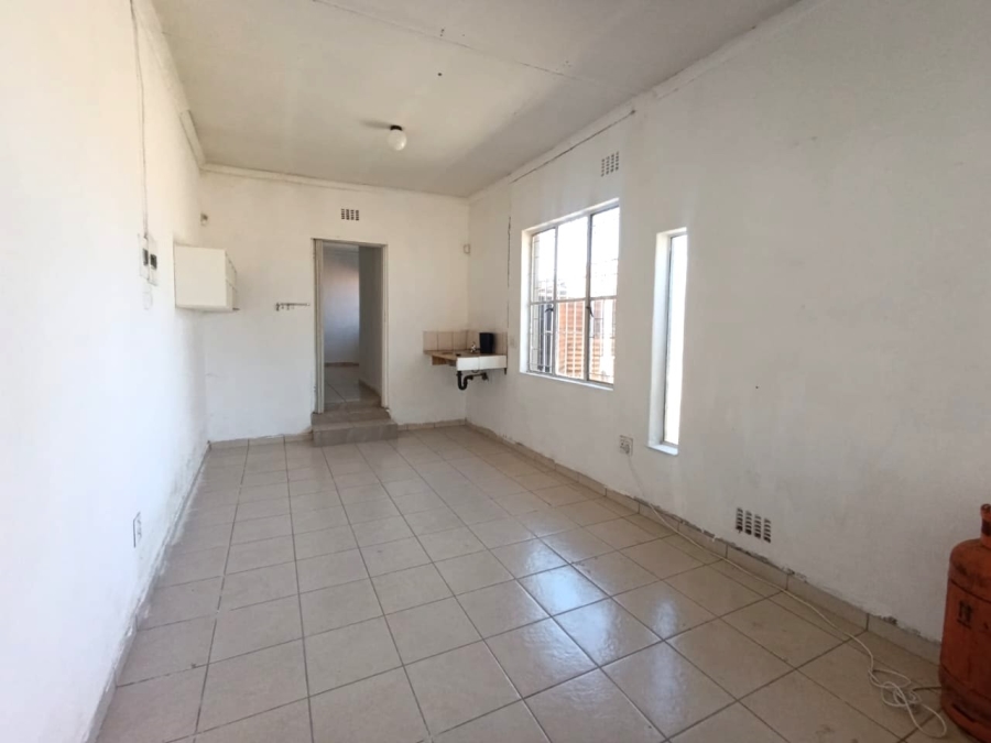 4 Bedroom Property for Sale in Verwoerdpark Gauteng