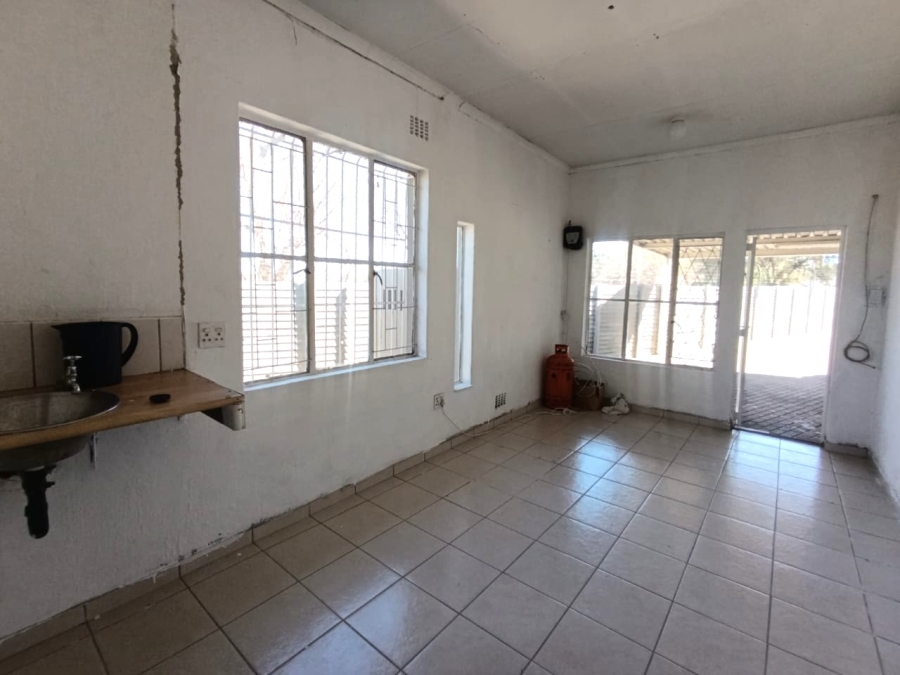 4 Bedroom Property for Sale in Verwoerdpark Gauteng