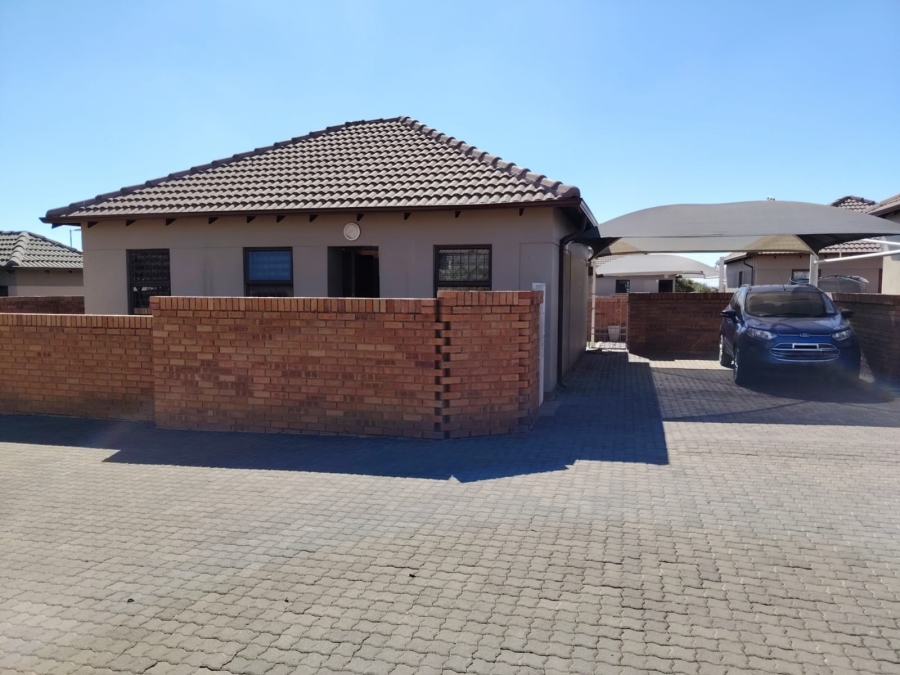 2 Bedroom Property for Sale in The Reeds Gauteng