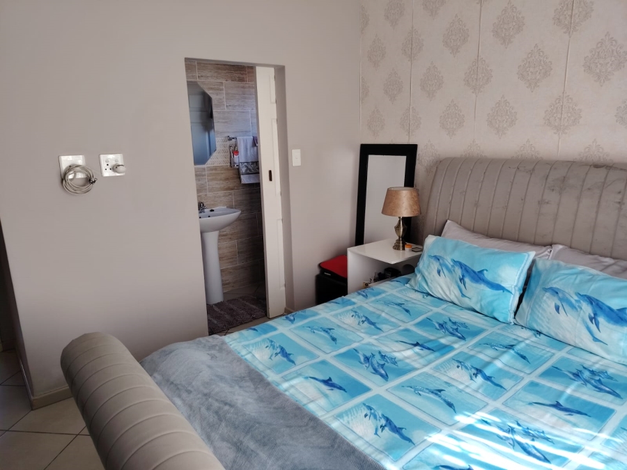 2 Bedroom Property for Sale in The Reeds Gauteng