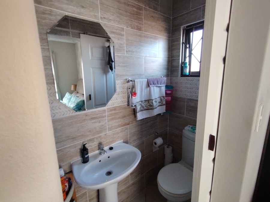 2 Bedroom Property for Sale in The Reeds Gauteng