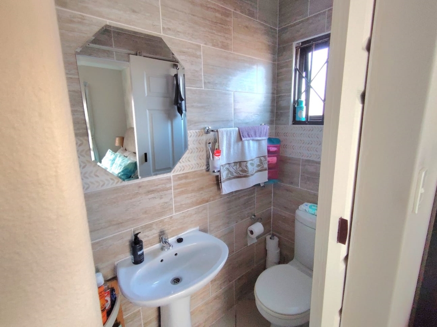 2 Bedroom Property for Sale in The Reeds Gauteng