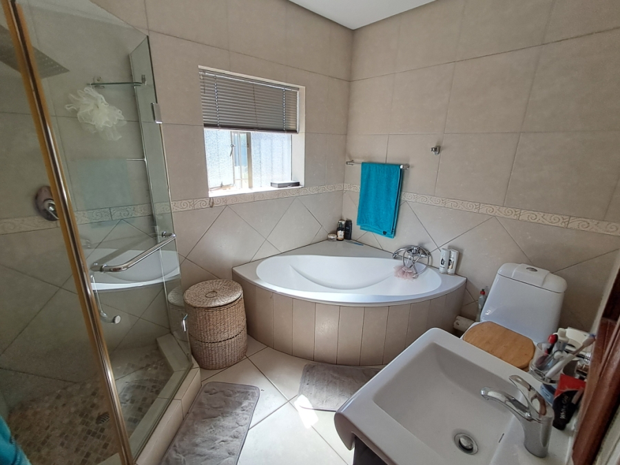 3 Bedroom Property for Sale in Homestead Gauteng