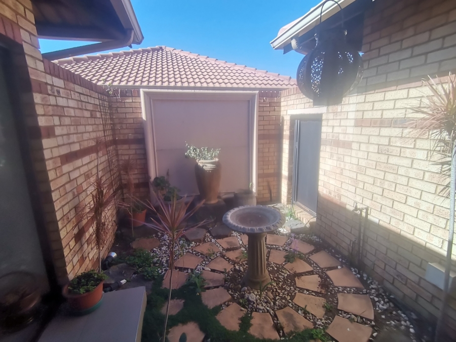 3 Bedroom Property for Sale in New Market Park Gauteng